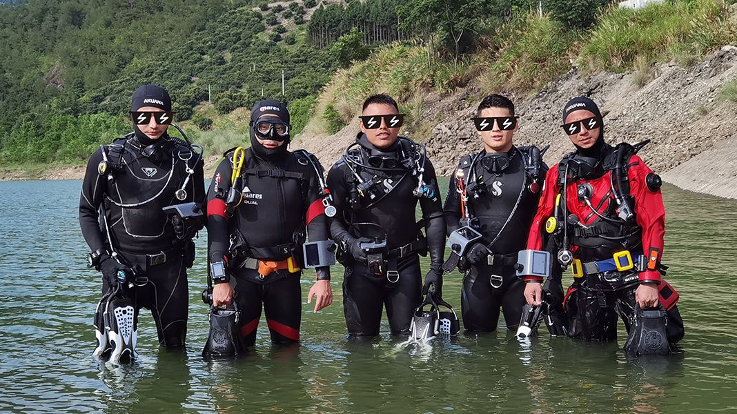 志藍技術參加某特警單位潛水訓練