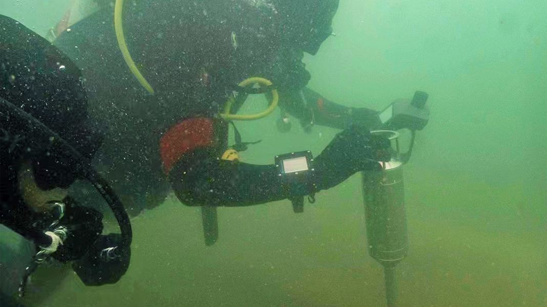 志藍技術攜手潛愛守護海洋，打擊海洋垃圾